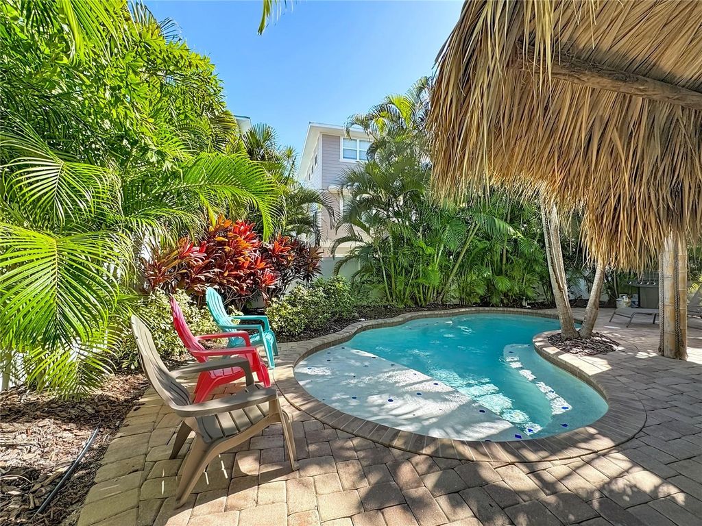 Image 13 of property listing at 4805 2ND AVENUE, Holmes Beach, FL 34217