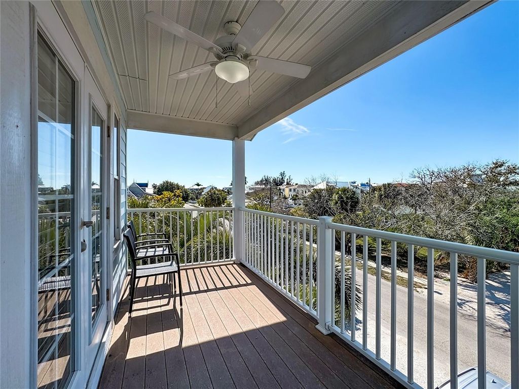 Image 28 of property listing at 4805 2ND AVENUE, Holmes Beach, FL 34217