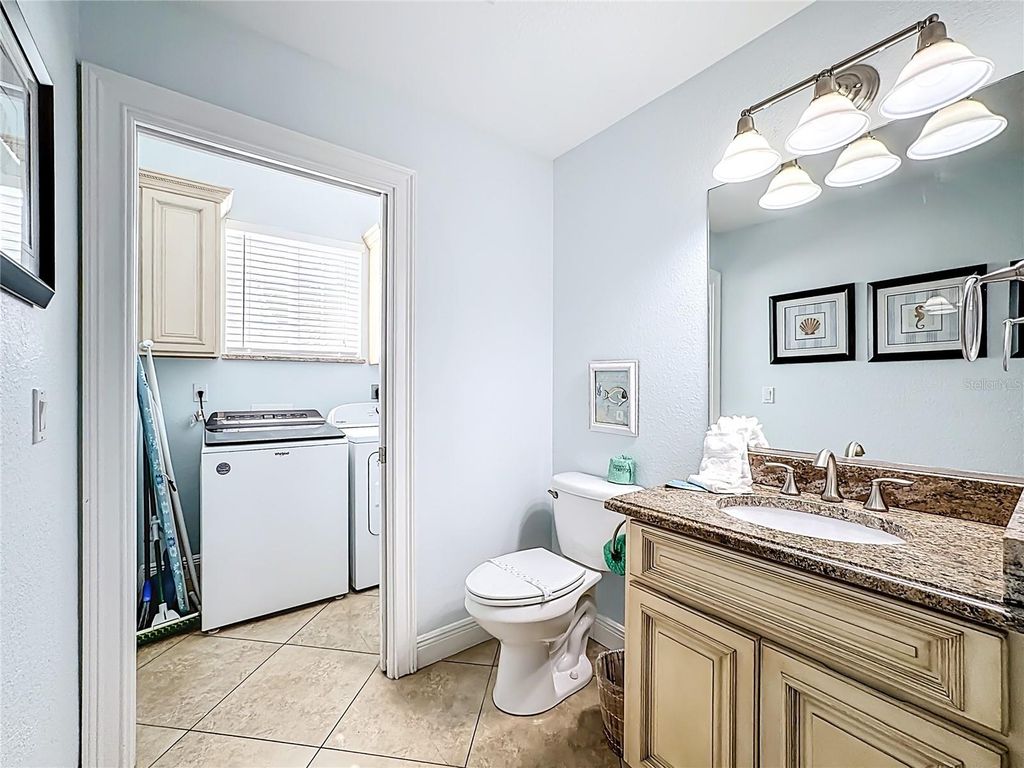 Image 34 of property listing at 4805 2ND AVENUE, Holmes Beach, FL 34217