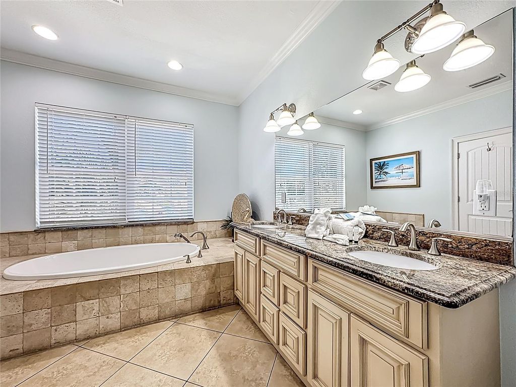 Image 52 of property listing at 4805 2ND AVENUE, Holmes Beach, FL 34217