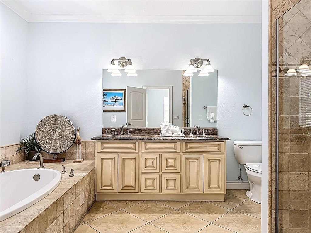 Image 54 of property listing at 4805 2ND AVENUE, Holmes Beach, FL 34217