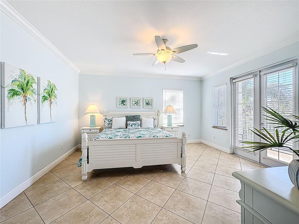 Image 58 of property listing at 4805 2ND AVENUE, Holmes Beach, FL 34217