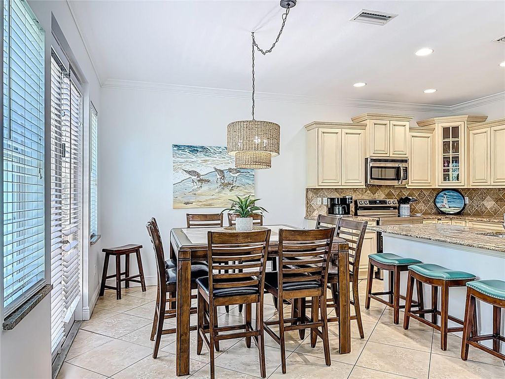 Image 62 of property listing at 4805 2ND AVENUE, Holmes Beach, FL 34217