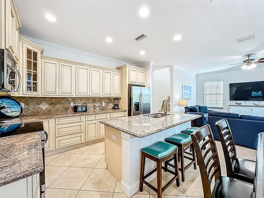 Image 64 of property listing at 4805 2ND AVENUE, Holmes Beach, FL 34217