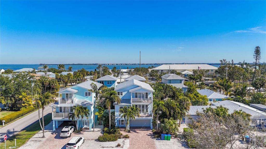 Image 79 of property listing at 4805 2ND AVENUE, Holmes Beach, FL 34217