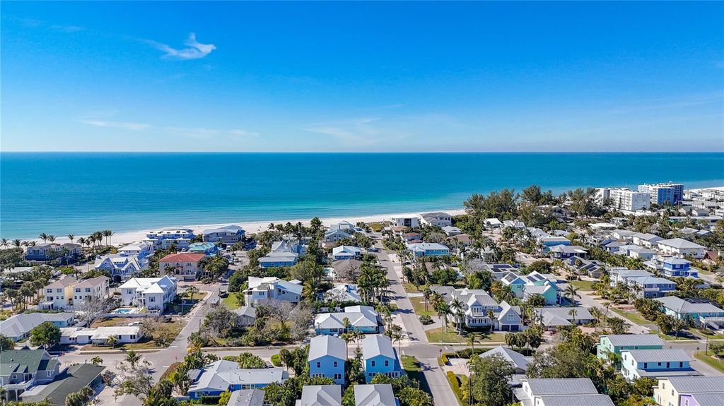 Image 87 of property listing at 4805 2ND AVENUE, Holmes Beach, FL 34217