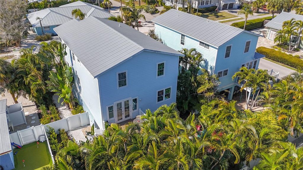 Image 92 of property listing at 4805 2ND AVENUE, Holmes Beach, FL 34217