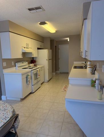 2011 W DEL WEBB BOULEVARD, Sun City Center, FL 33573