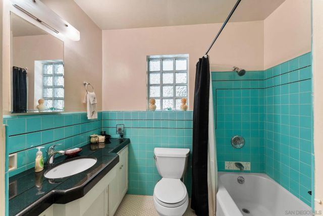 5025 Dick St, San Diego, CA 92115