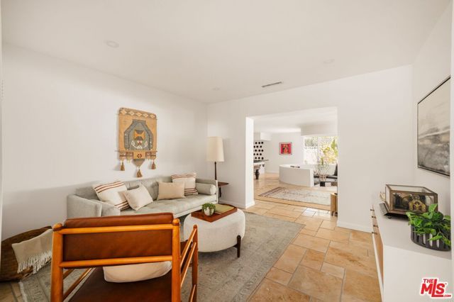 3543 Stone Canyon Avenue, Los Angeles, CA 91403