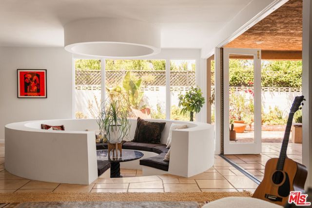 3543 Stone Canyon Avenue, Los Angeles, CA 91403