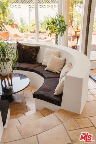 3543 Stone Canyon Avenue, Los Angeles, CA 91403