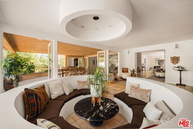 3543 Stone Canyon Avenue, Los Angeles, CA 91403
