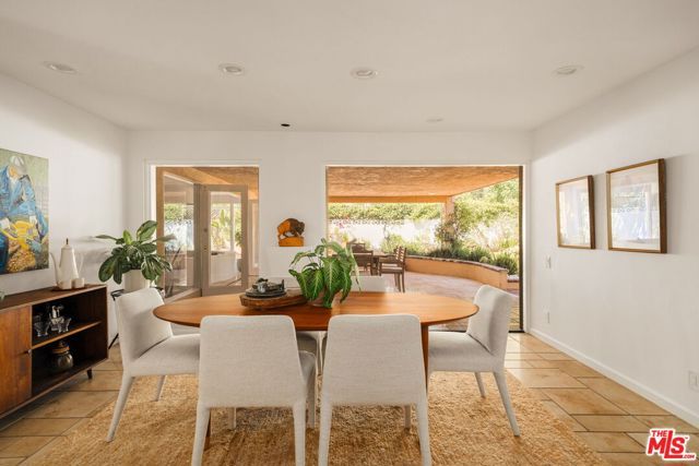 3543 Stone Canyon Avenue, Los Angeles, CA 91403