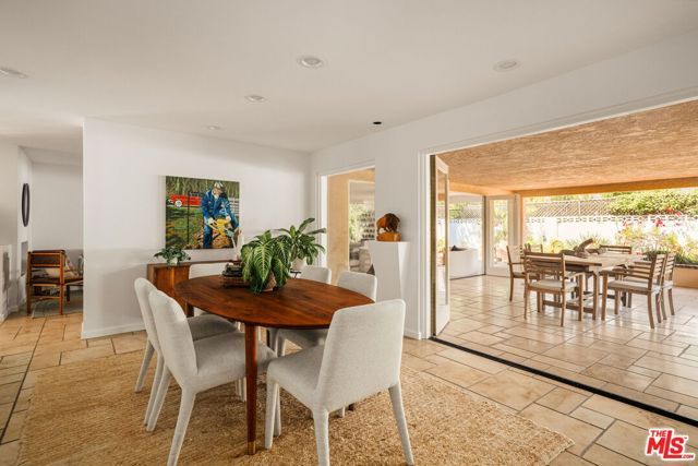 3543 Stone Canyon Avenue, Los Angeles, CA 91403