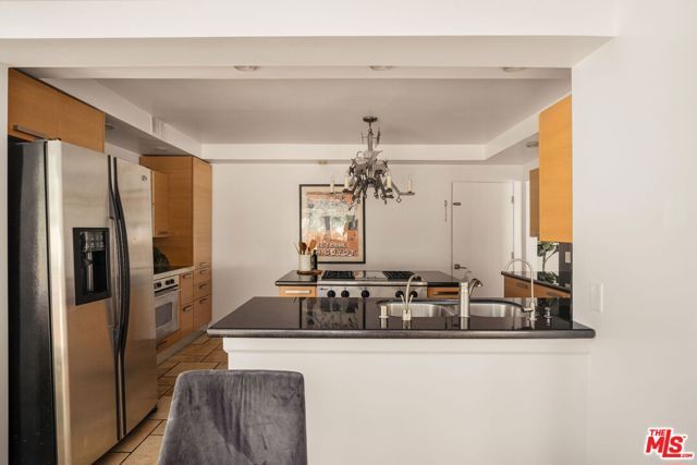 3543 Stone Canyon Avenue, Los Angeles, CA 91403