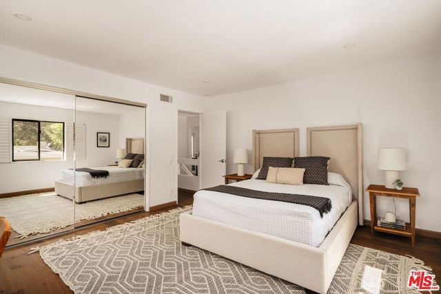 3543 Stone Canyon Avenue, Los Angeles, CA 91403