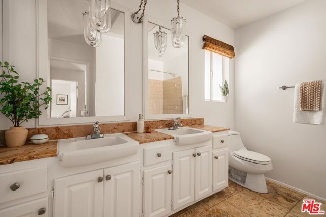 3543 Stone Canyon Avenue, Los Angeles, CA 91403