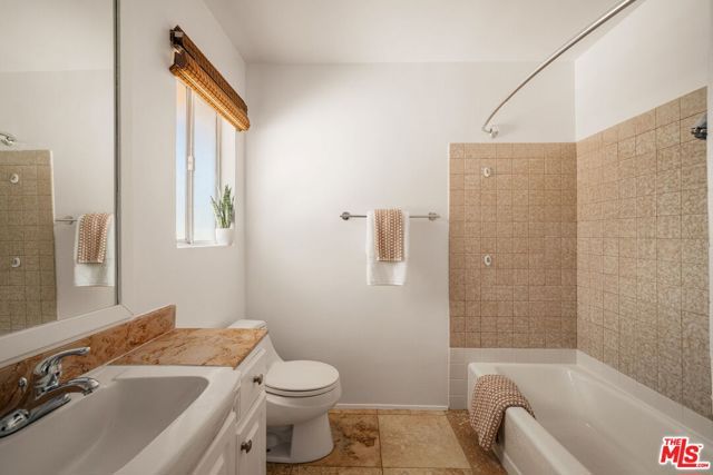 3543 Stone Canyon Avenue, Los Angeles, CA 91403