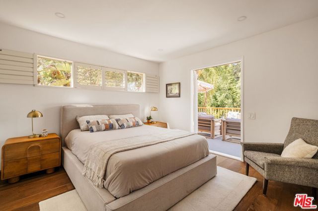 3543 Stone Canyon Avenue, Los Angeles, CA 91403