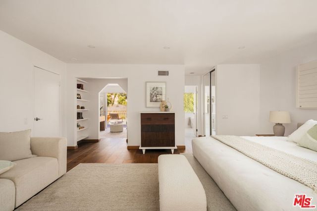 3543 Stone Canyon Avenue, Los Angeles, CA 91403