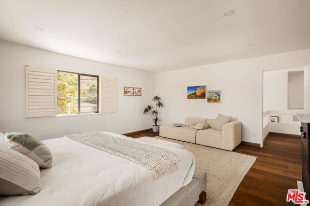 3543 Stone Canyon Avenue, Los Angeles, CA 91403