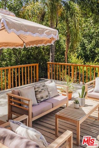 3543 Stone Canyon Avenue, Los Angeles, CA 91403