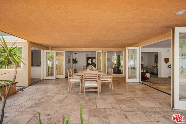 3543 Stone Canyon Avenue, Los Angeles, CA 91403
