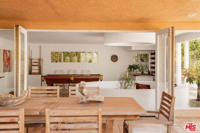 3543 Stone Canyon Avenue, Los Angeles, CA 91403