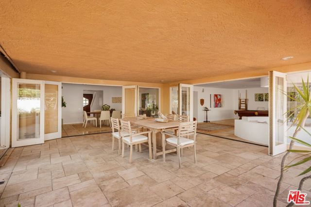 3543 Stone Canyon Avenue, Los Angeles, CA 91403