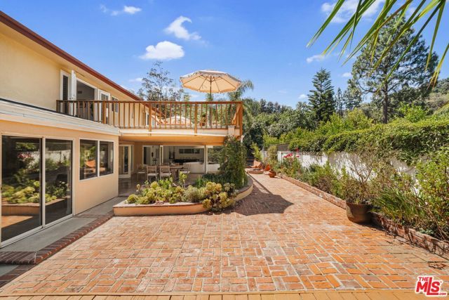 3543 Stone Canyon Avenue, Los Angeles, CA 91403