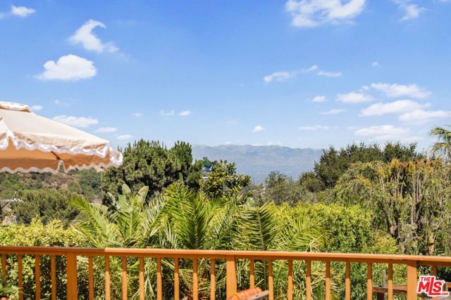 3543 Stone Canyon Avenue, Los Angeles, CA 91403