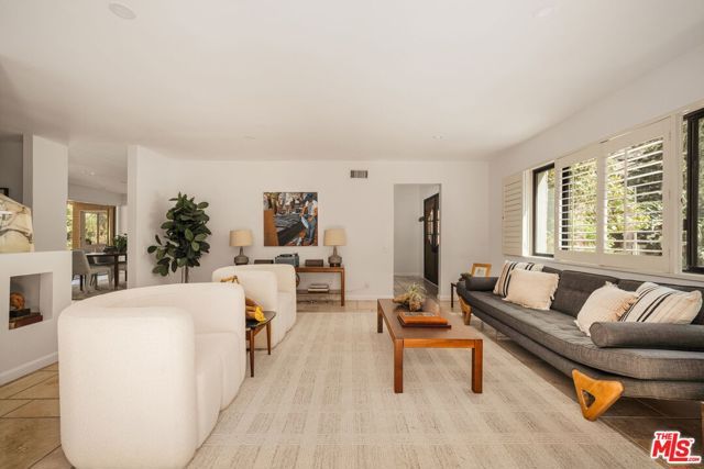 3543 Stone Canyon Avenue, Los Angeles, CA 91403