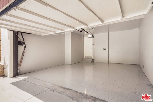 3543 Stone Canyon Avenue, Los Angeles, CA 91403