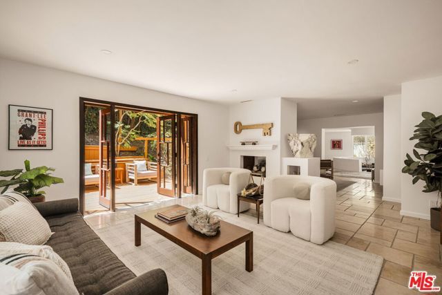 3543 Stone Canyon Avenue, Los Angeles, CA 91403