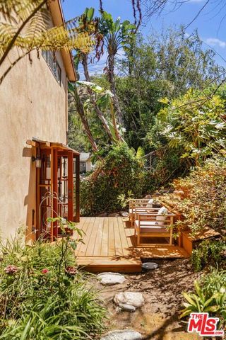 3543 Stone Canyon Avenue, Los Angeles, CA 91403