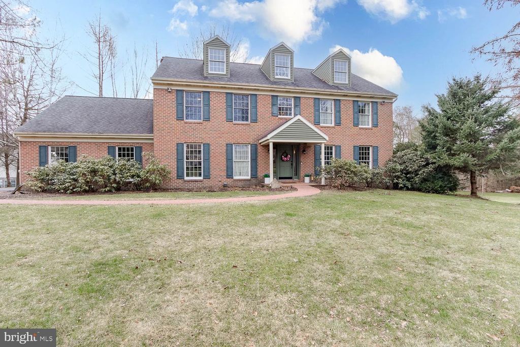 115 HEISKEL DR, Port Matilda, PA 16870