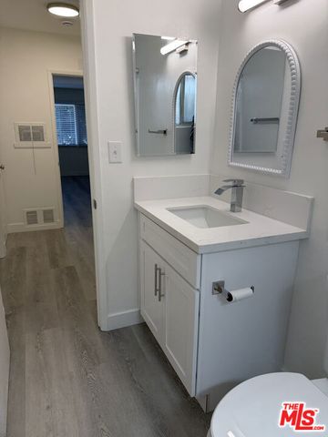 6060 Cadillac Avenue, Los Angeles, CA 90034