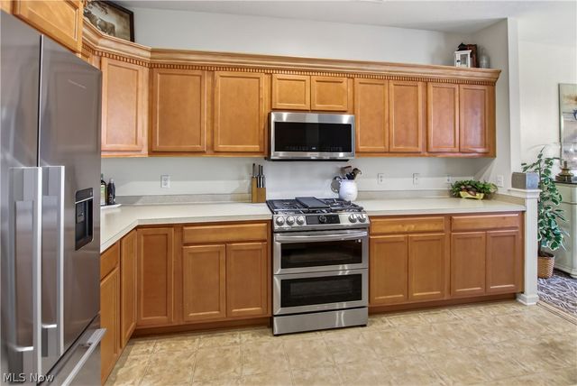 9448 Saw Mill Drive, North Ridgeville, OH 44039