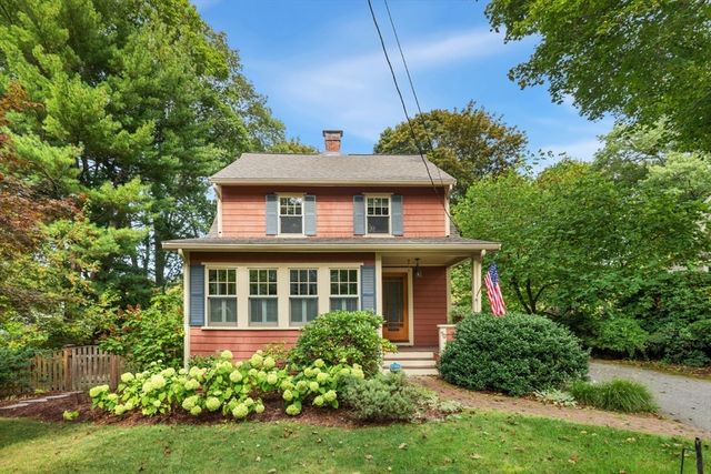 90 Summer Avenue, Reading, MA 01867