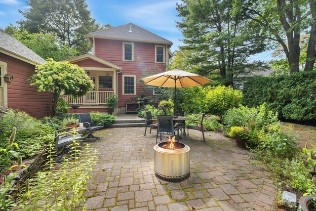 90 Summer Avenue, Reading, MA 01867