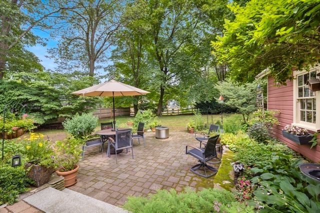 90 Summer Avenue, Reading, MA 01867
