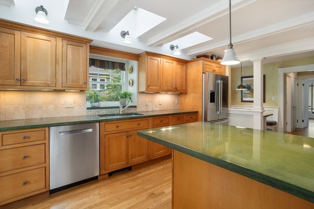 90 Summer Avenue, Reading, MA 01867