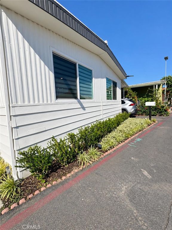 39 Walnut, Anaheim, CA 92801 — photo 3