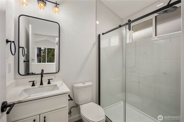 516 N 102nd Street, Seattle, WA 98133