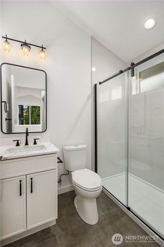 516 N 102nd Street, Seattle, WA 98133