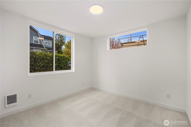 516 N 102nd Street, Seattle, WA 98133
