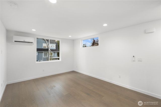 516 N 102nd Street, Seattle, WA 98133