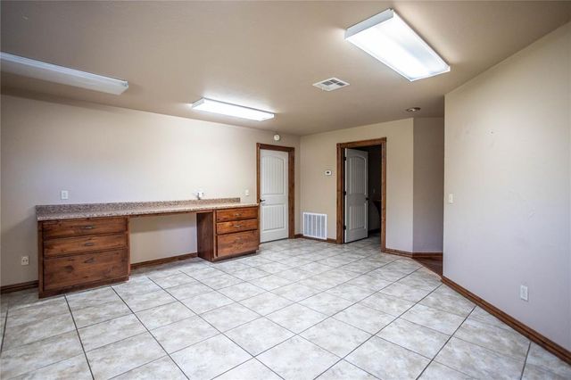 1601 Corbin Lane, Weatherford, OK 73096