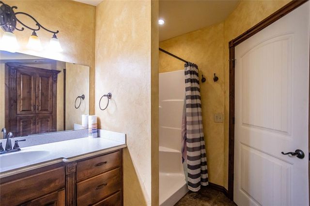 1601 Corbin Lane, Weatherford, OK 73096